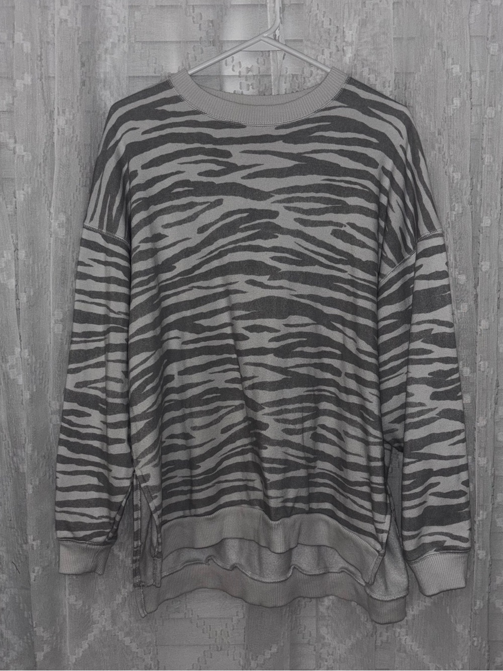 American Eagle Outfitters Gray & White Zebra-Print Crewneck Sweatshirt
